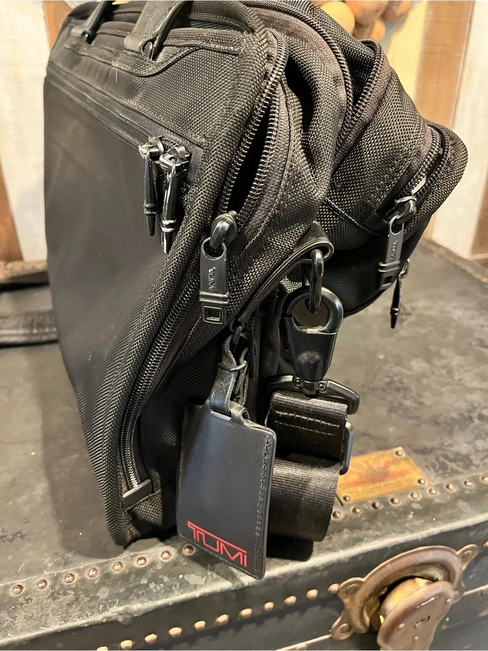Tumi Alpha 2 expanded soft briefcase crossbody/handle bag